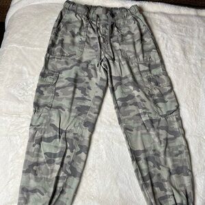 American Eagle camouflage pants
